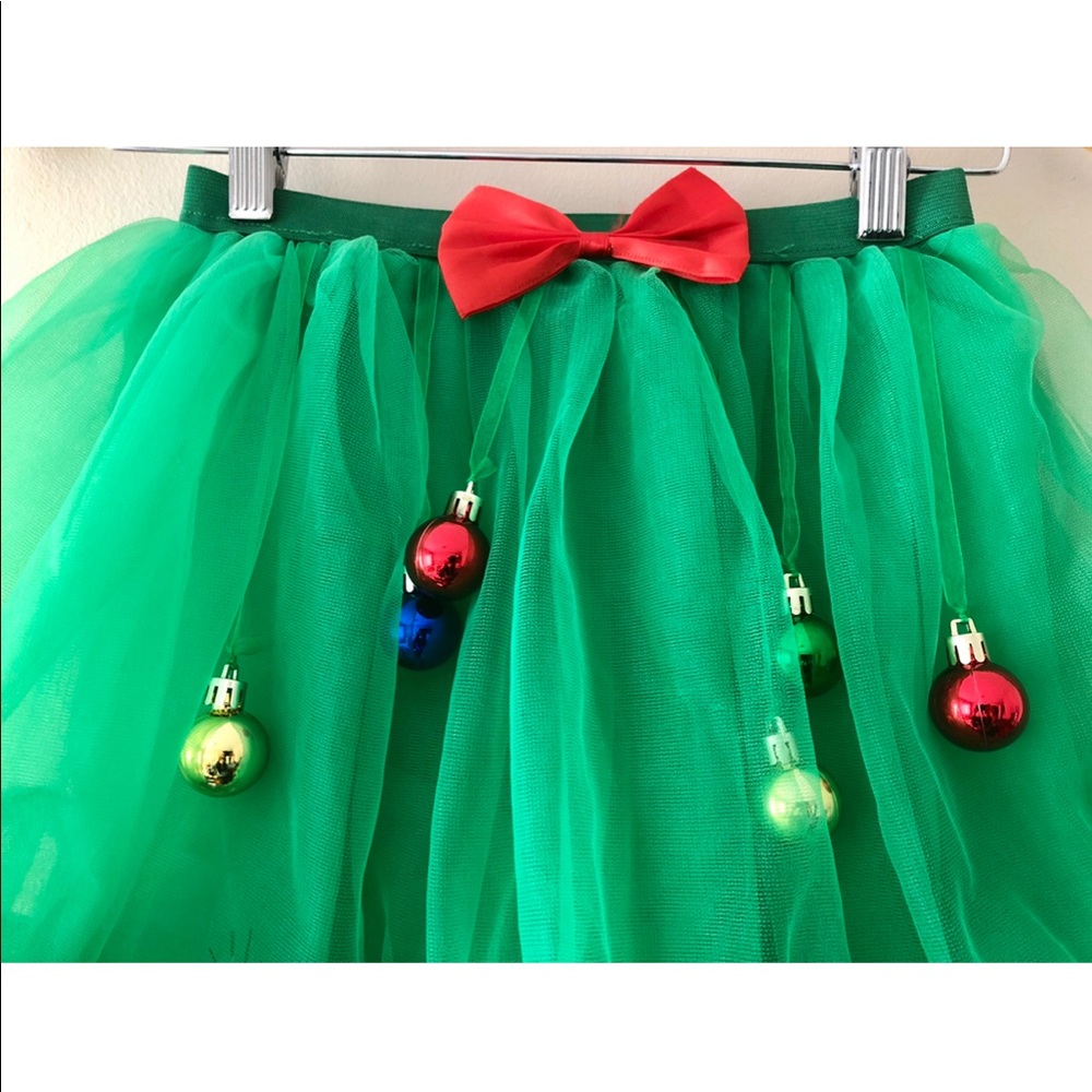 NWOT festive holiday skirt! - Picture 2 of 5